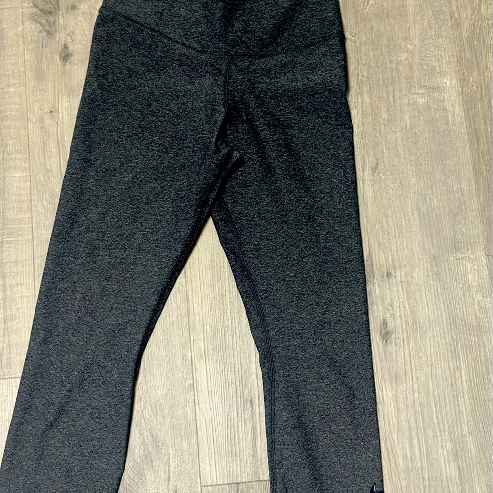 Cropped Nike leggings